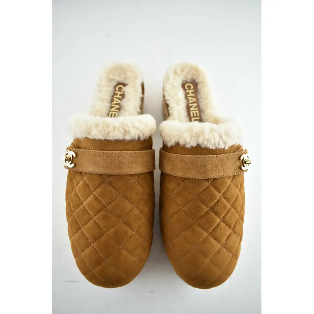 Chanel 21B Brown Suede Turnlock CC Logo Shearling Fur Mule Flat Clog Loafer 38 - Picture 7 of 11